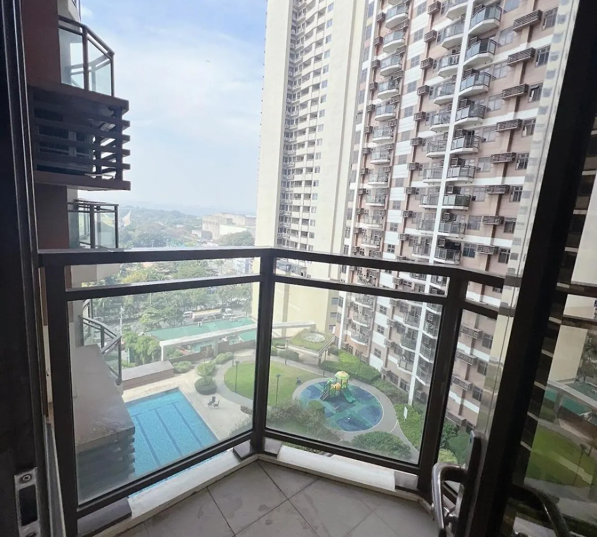 Apartment Modern Condo Near Us Embassy Manila